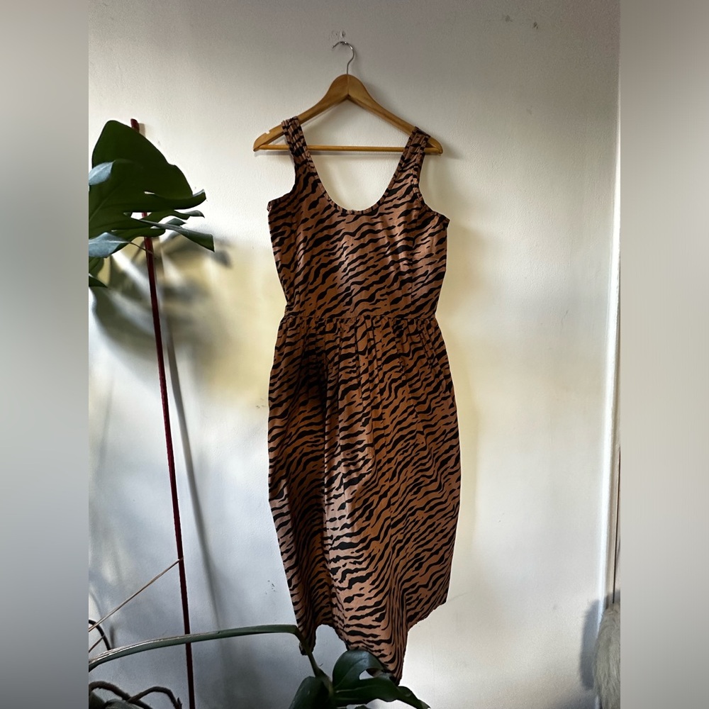 Everlane tiger dress